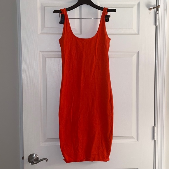 Forever 21 Dresses & Skirts - Forever 21 formfitting, bright, orange midi dress or
